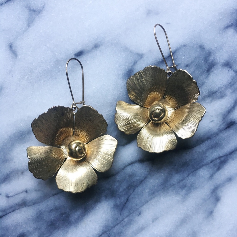 Jessica Simpson flower earrings
